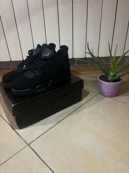 Jordan 4, czarne  .39