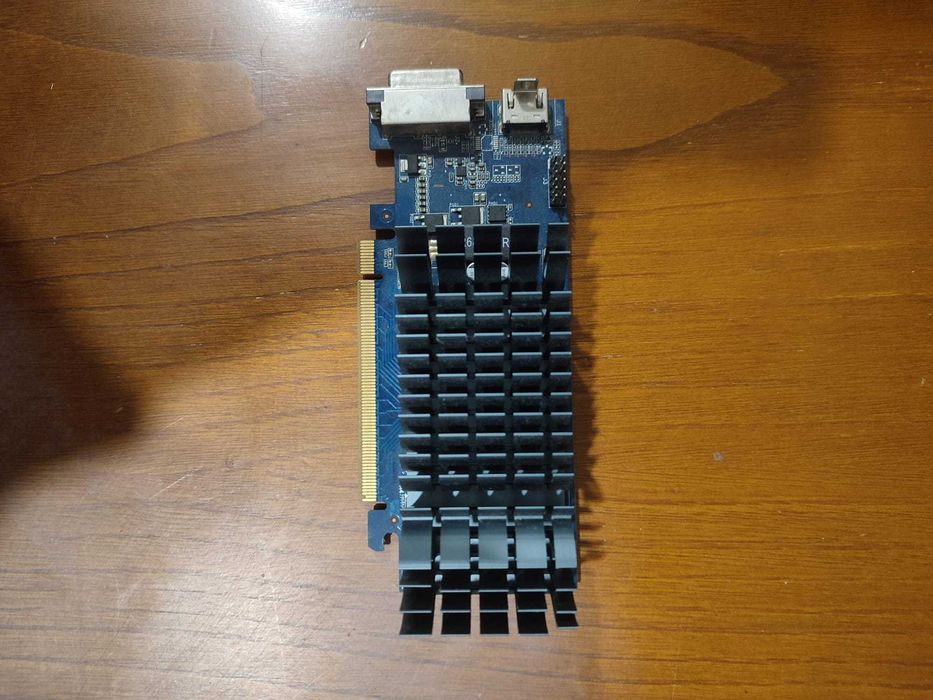 Placa Asus En210 Geforce 21064738414341890120