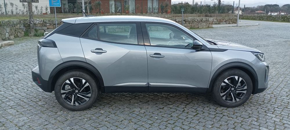Peugeot 2008 HÍBRIDO com apenas 11500  Km