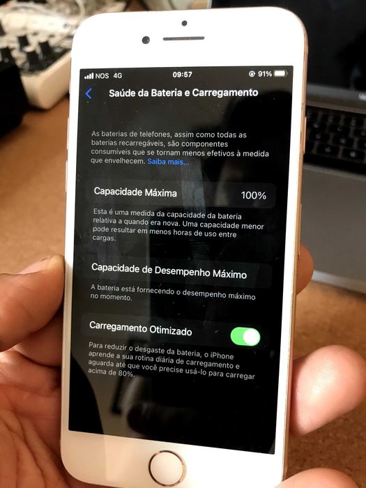 iPhone 8 Battery 100%64584698768129122