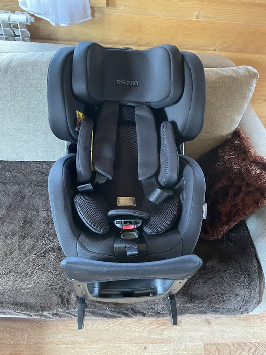 Fotelik Recaro Salia stan idealny