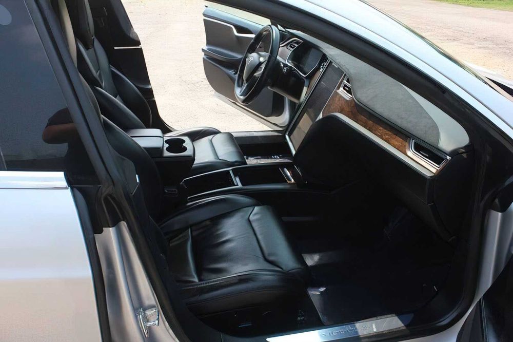 Tesla Model S 100D      2017