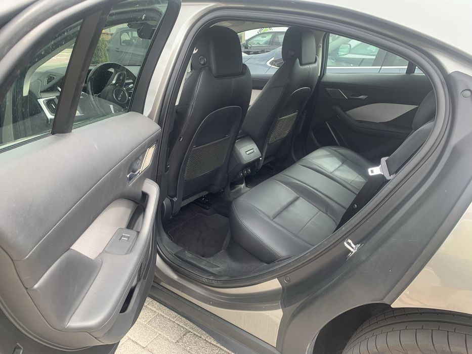 Jaguar Ipace elétrico autonomia 400 km