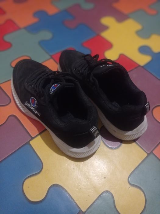 Кросівки замшеві