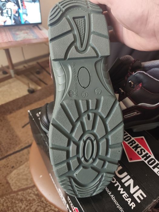 Продам рабочие ботинки 46р.