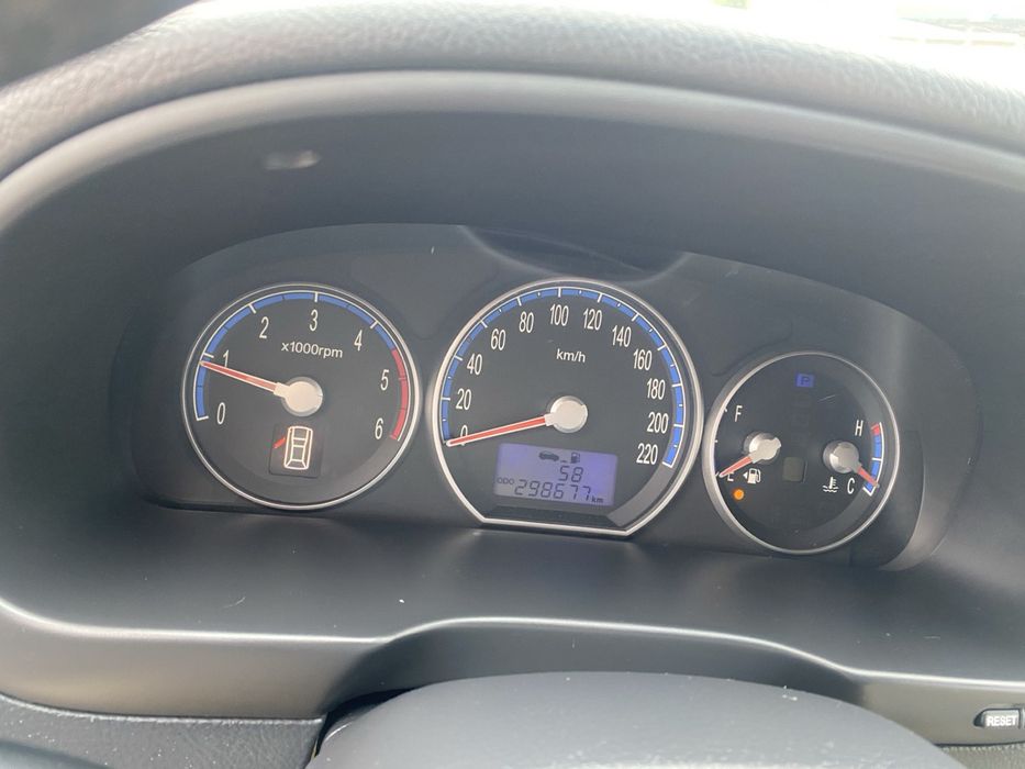 Продам машину для военного hyndai Santa-fe