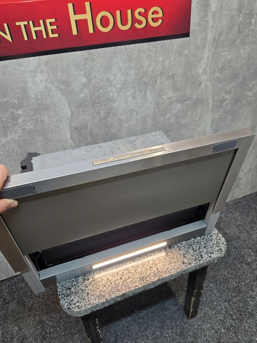 Сенсорна вбудована витяжка з висувною панеллю DAS 4620 2025