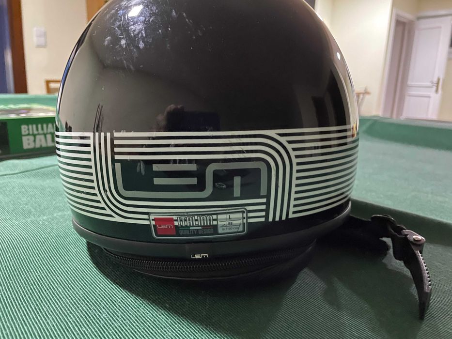 Vendo Capacete em muito bom estado