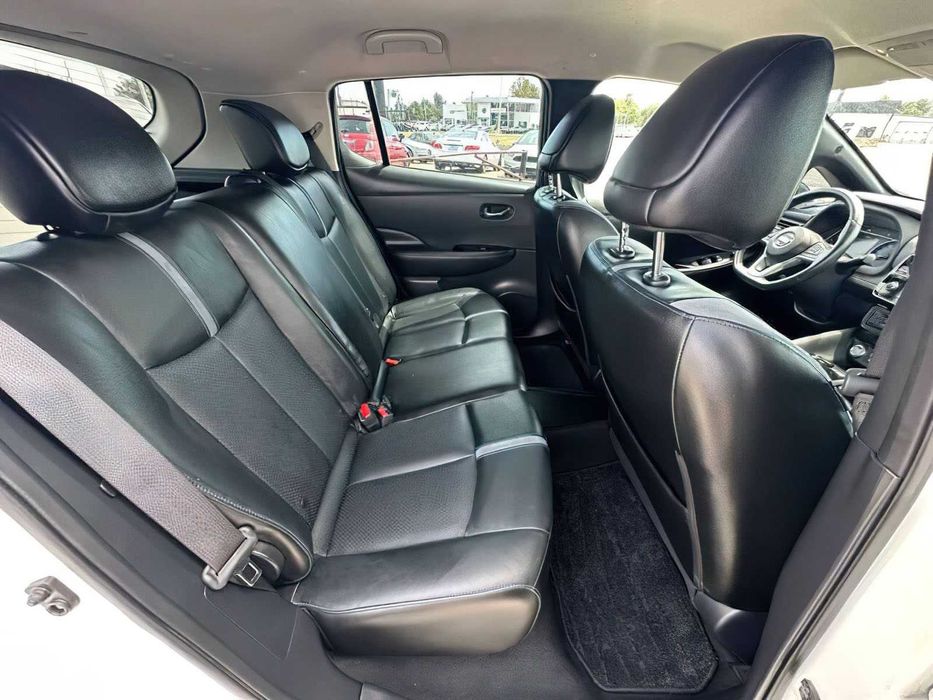 Nissan LEAF      2018