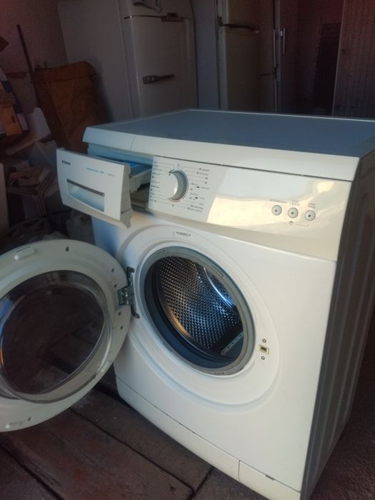 Продам стиральную машину 5кг.