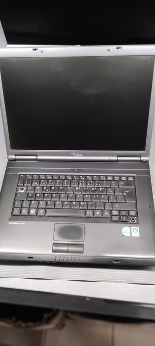 Portátil Fujitsu Esprimo Mobile V5515 (p./ peças)64285996024963120