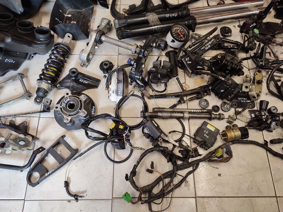 Suzuki RF 600 części owiewki lampa lagi moduł koło bak set oś  wiązka