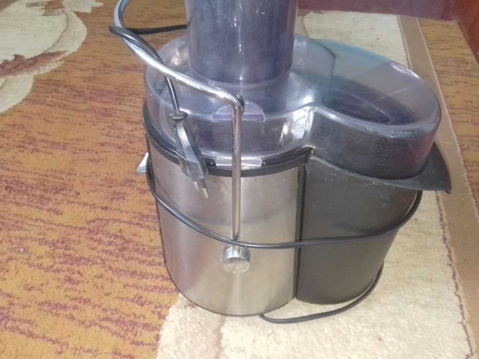 Продам соковижималку aurara