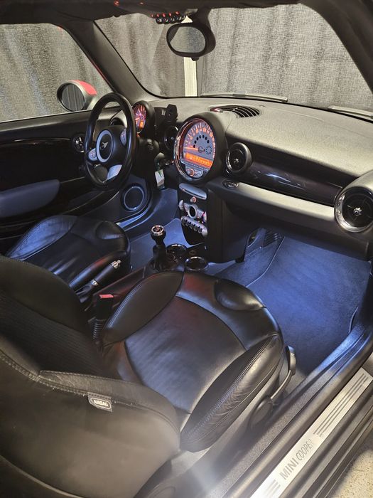Mini Cooper 1.6 (selo antigo)