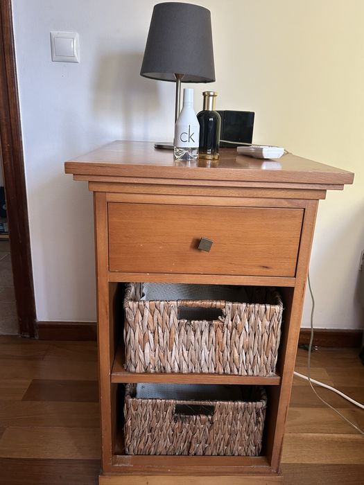 Secretaria e mesa cabeceira