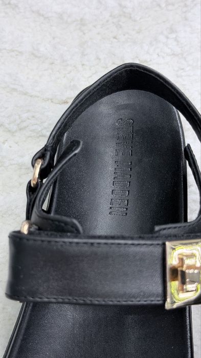Шкіряні босоніжки сандалі Steve Madden Mona