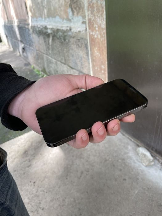 Продам Iphone 12 pro