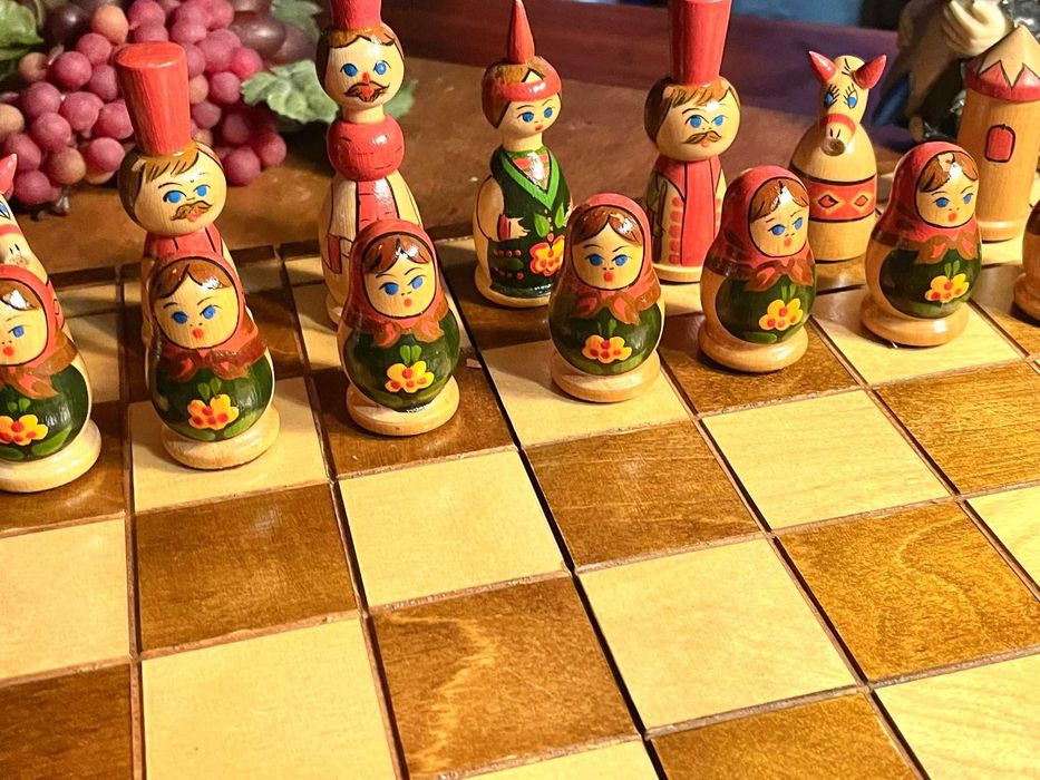 Jogos e tabuleiros de Xadrez antigos e vintage