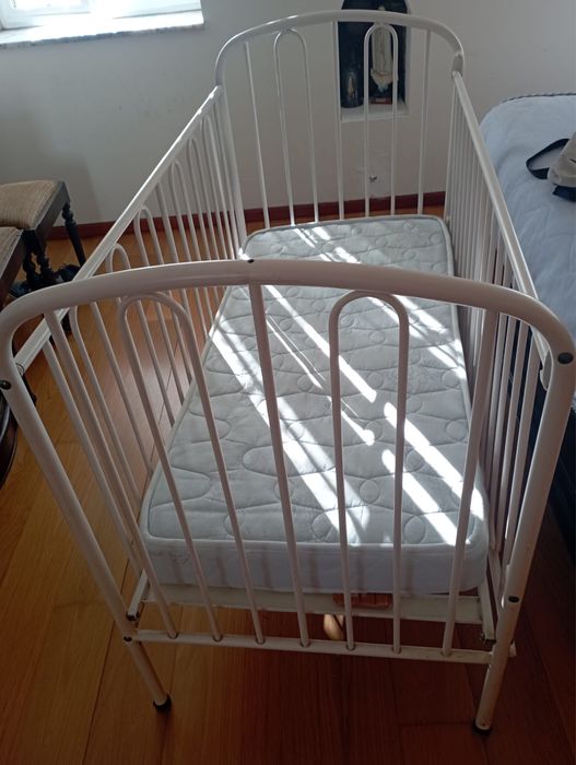Berço para criança / bebé