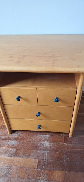 Secretaria de madeira maciça