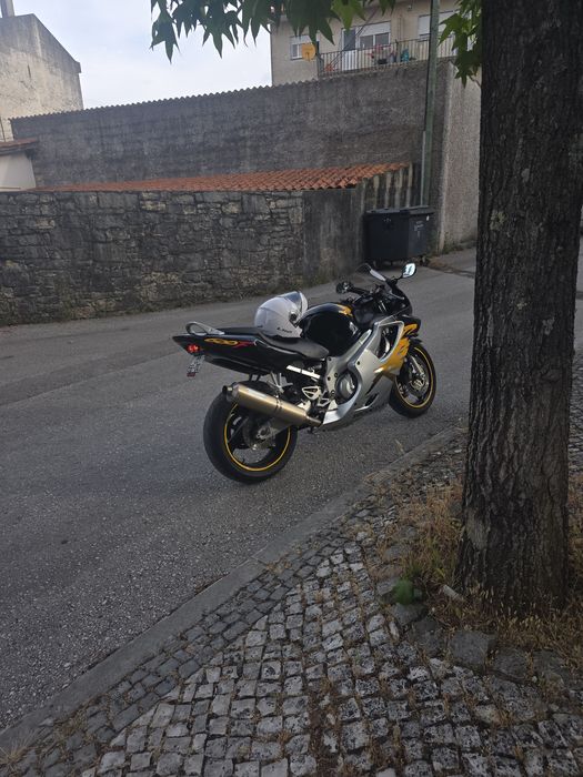 Vendo ou troco cbr 600 F4