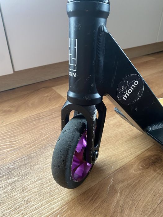 Трюковой  самокат Axel Storm б/у