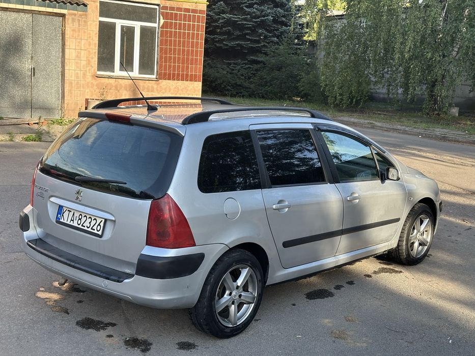 Peugeot 307 sw 2 литра бензин