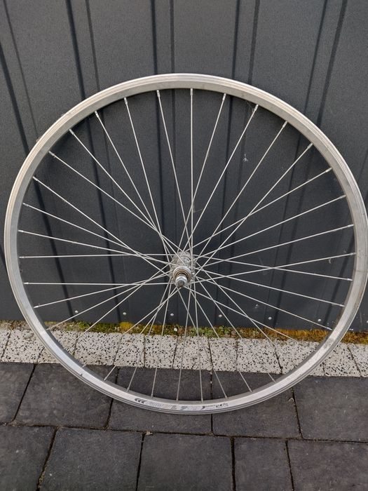 Koło  obręcz -rozmiar 26 ze szprychami, ośką bez opony