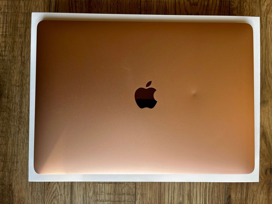 MacBook Air 13” 2020 | Intel i3 1.1GHz | 8GB RAM | 256GB SSD