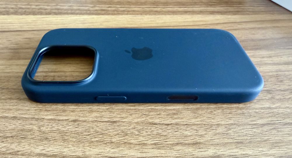 Capa Silicone Iphone 16 PRO