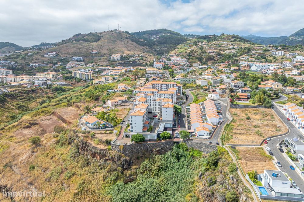 Moradia T3 Geminada Assomada