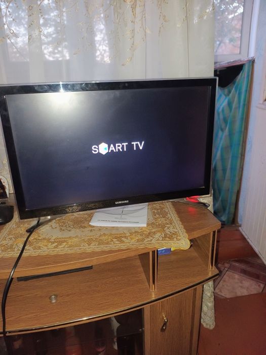 Продам СМАРТ телевизор SAMSUNG
