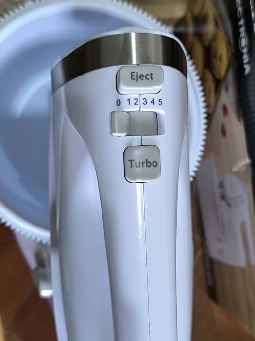 Batedeira com taça Electronia