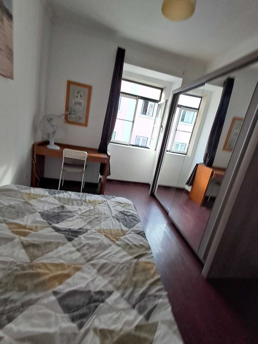 Quartos CASAL num T3 na GRAÇA. Lisboa. Entrada imediata.