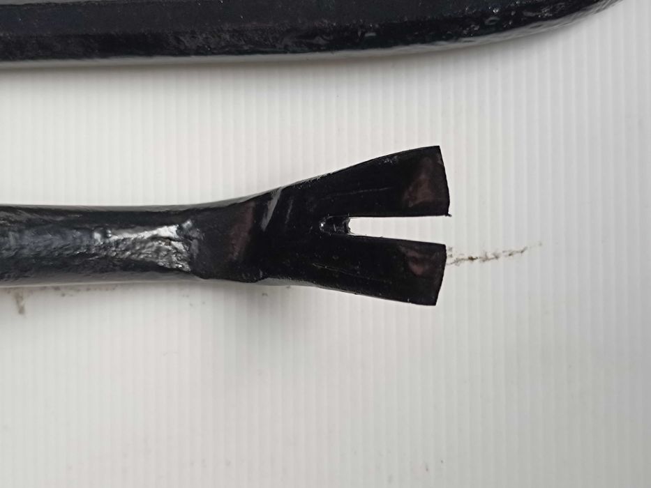 2 Pés de Cabra e Ponteira metálicas