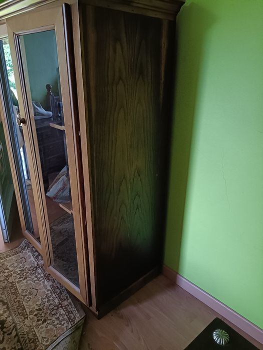 Vitrine de sala. Usada.