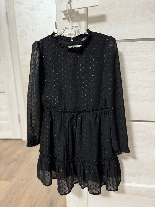 Сукня на дівчинку 8-9років