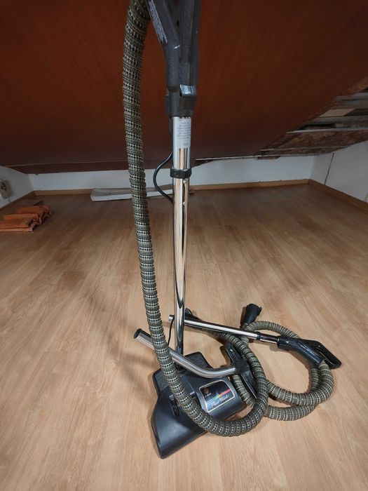 Aspirador Rainbow e-Series com Acessórios – Excelente Estado