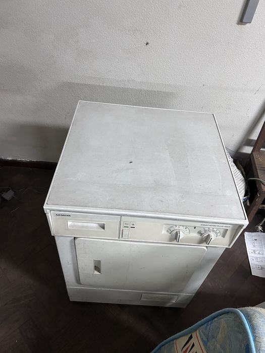 Máquina de secar a roupa