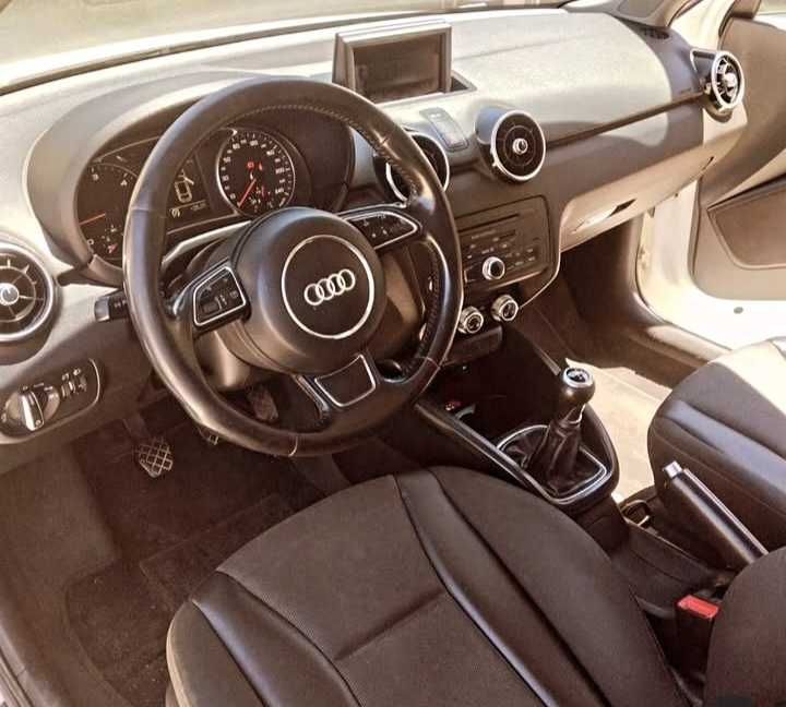AUDI A1 S-LINE 1.6 Tdi foto 2