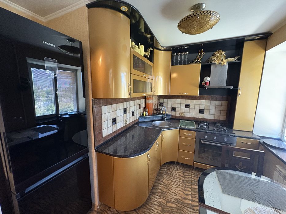 Продаж 2-х кім квартири 4/5 ПТЗ/ Космонавтів