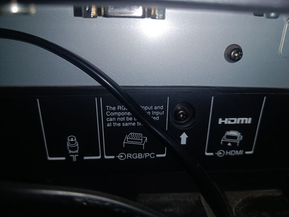 Телевізор Toshiba 32 дюйми (81 см). 2 HDMI. Збірка Великобританія