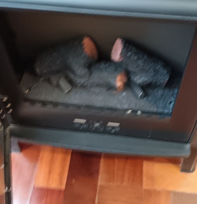 Lareira/salamandra decorativa possível elétrica