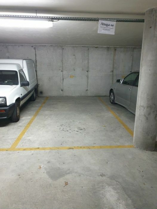 Lugar de garagem em São João da Madeira para arrendamento