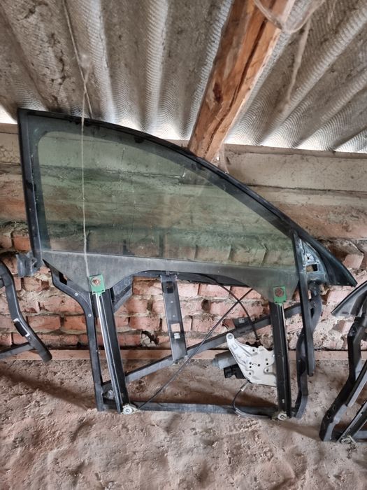 Скло підйомник Ауді А6 Ц5 рамка Audi A6 C5 Розборка Шрот Запчастини