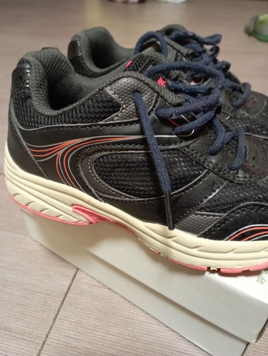 Adidasy buty dziewczęce 33 buty sportowe całoroczne