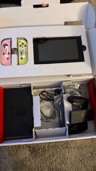 Nintendo Switch 1 com 3 jogos