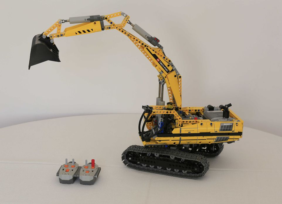 Lego Technic 8043 - Koparka / Motorized Excavator