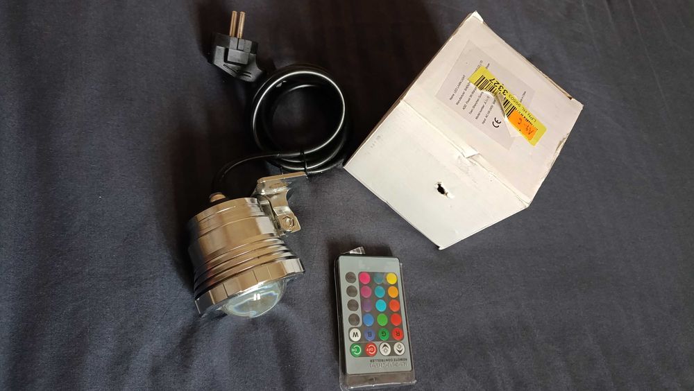 Прожектор RGB з пультом для саду, басейну, газону, 12W, 220V