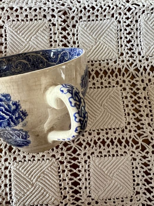 Duas chávenas de chá de loiça inglesa